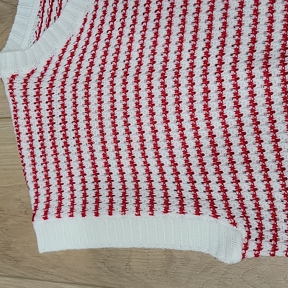 NWT Sleeveless Sweater Crewneck Red & White Size XL Baggy Oversized - Picture 4 of 16